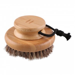 Bambus-Körperbürste mit Naturhaaren zur Hautpflege.