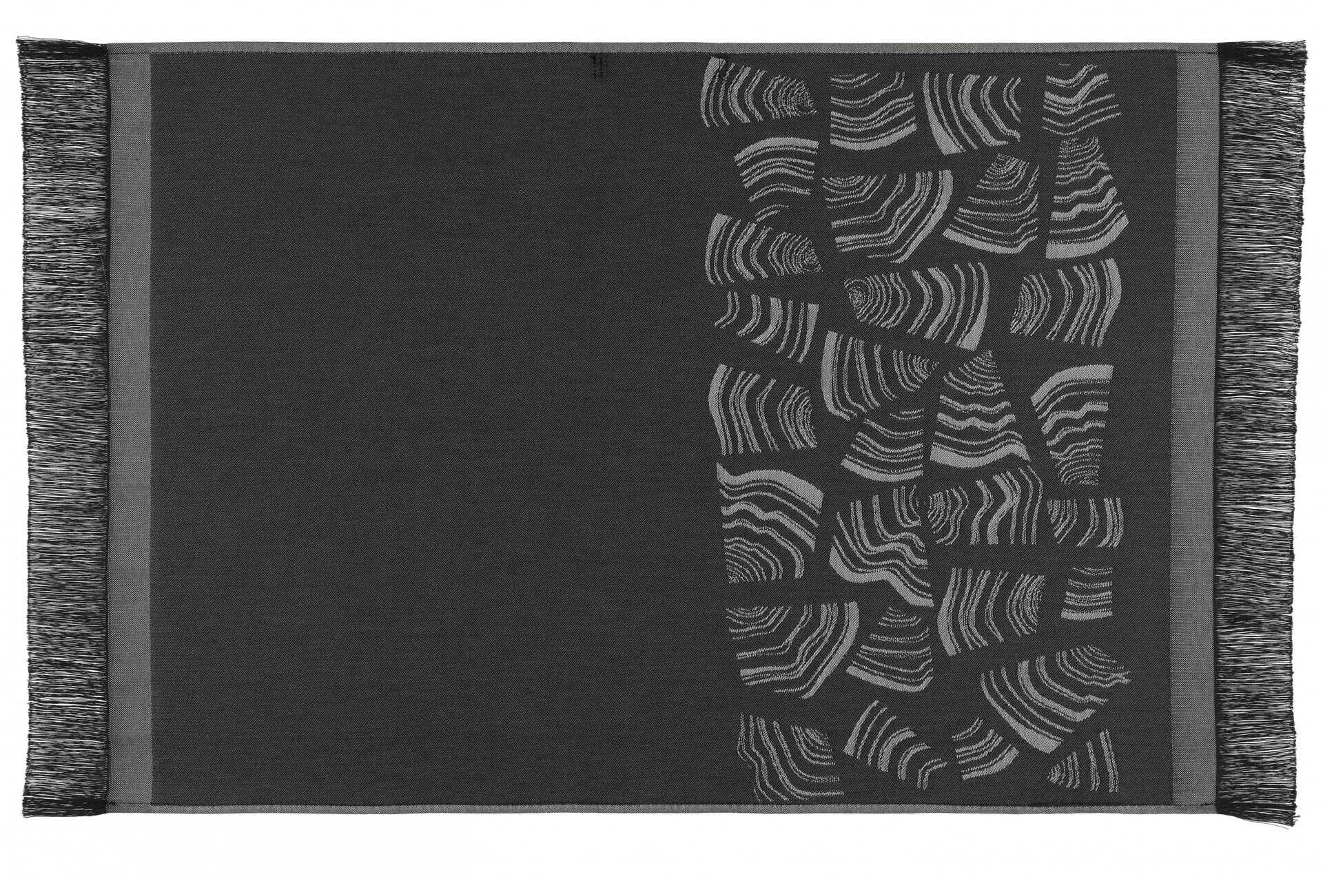 Schwarzes Sauna-Handtuch aus 50x70 cm mit modernem Muster, ideal für die Nutzung nach der Sauna oder im Spa.