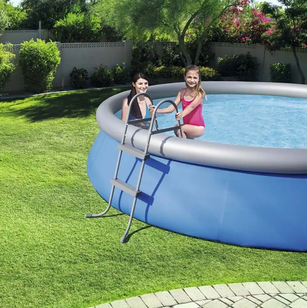 Pooltreppe von 84 cm für sicheres Ein- und Aussteigen am Pool. Geeignet für Bestway Pools.