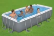 Großer Aufstellpool mit Filterpumpe und Zubehör für die Familie.