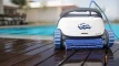 Dolphin S200 Poolroboter für automatische Poolreinigung.