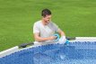 Klappbarer Chlordispenser mit ChemGuard-Handschuh für die Poolpflege.