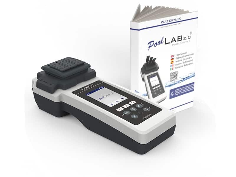 Digitaler Poolwassertester Poollab 2.0 für präzise Wasseranalyse.