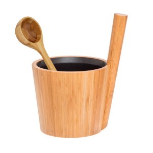 Bambus-Sauna-Eimer mit Schöpfkelle für Entspannung und Wellness.