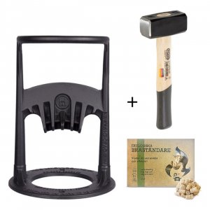 Kindling Cracker Holzspalter mit Hammer und Holzbriketts, ideal für schnelles und sicheres Holzspalten.