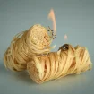 Natürliche Anzündblöcke aus Holz für offenen Kamin oder Grill.