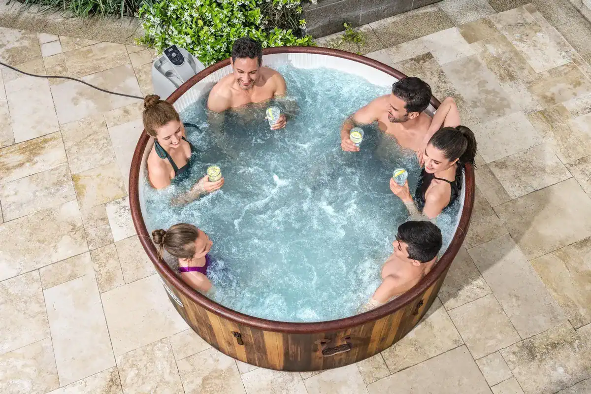Bestway Lay-Z-Spa Helsinki AirJet aufblasbarer Spa für 5-7 Personen.