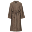 Bademantel XXL in Schwarz und Beige, komfortabel und warm, perfekt für nach dem Baden oder zum Entspannen zu Hause.
