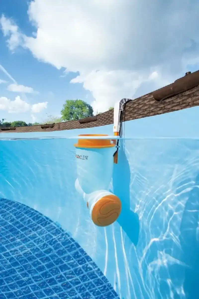 Bestway Skimatic Filterpumpe für Poolreinigung, 2574 l/h, Unterwasserposition.