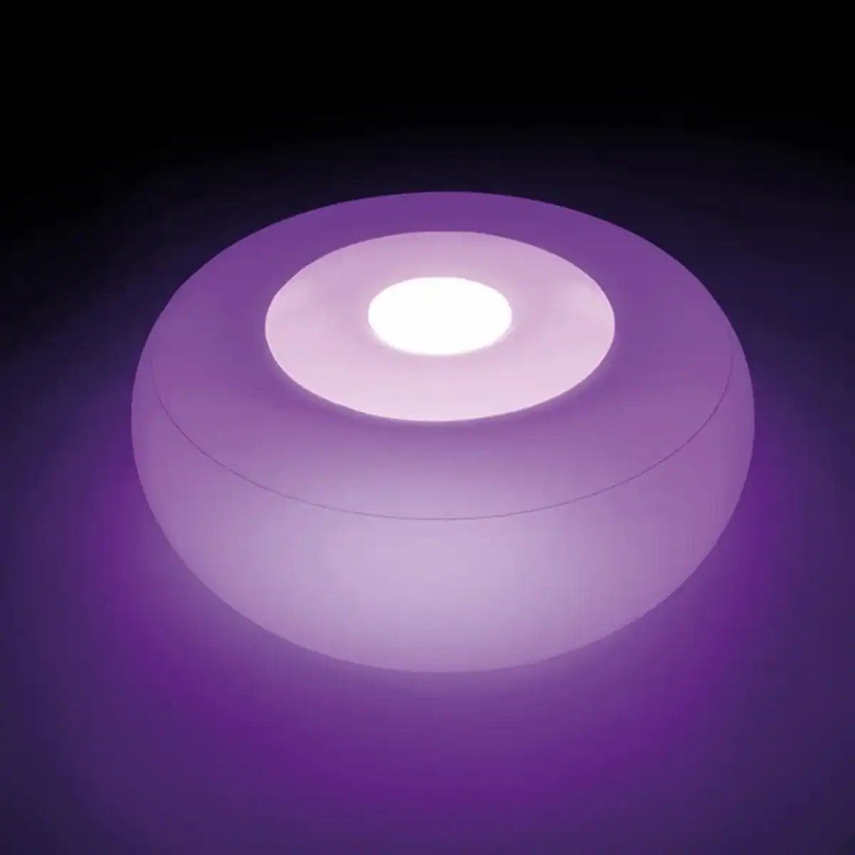 Aufblasbarer LED-Sitzhocker mit farbenfrohem Beleuchtungseffekt für innen und außen.