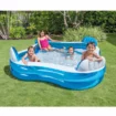 Kinderpool für den Garten, geeignet für Kinder und Familien, mit komfortablen Lounge- und Sitzberei.