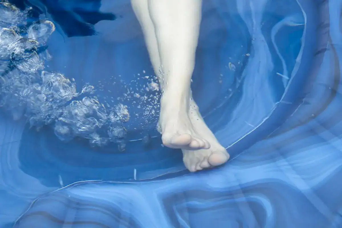 Aufblasbarer Spa mit Hydrojets und WiFi, 7 Personen.