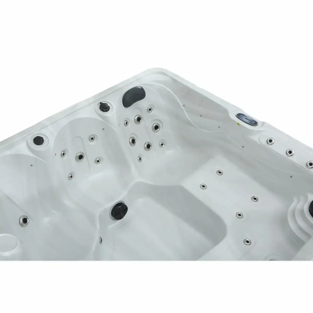 Luxuriöser Whirlpool mit Massagedüsen und Heizsystem für Entspannung.