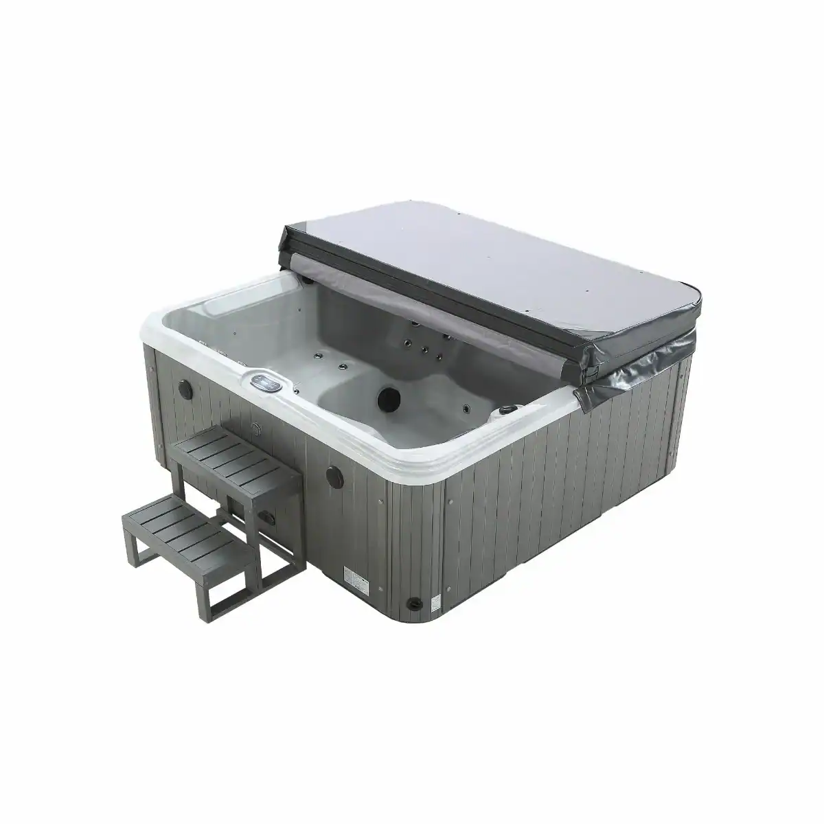 Luxuriöser Hot Tub mit Abdeckung und Einstiegshilfe für Entspannung.