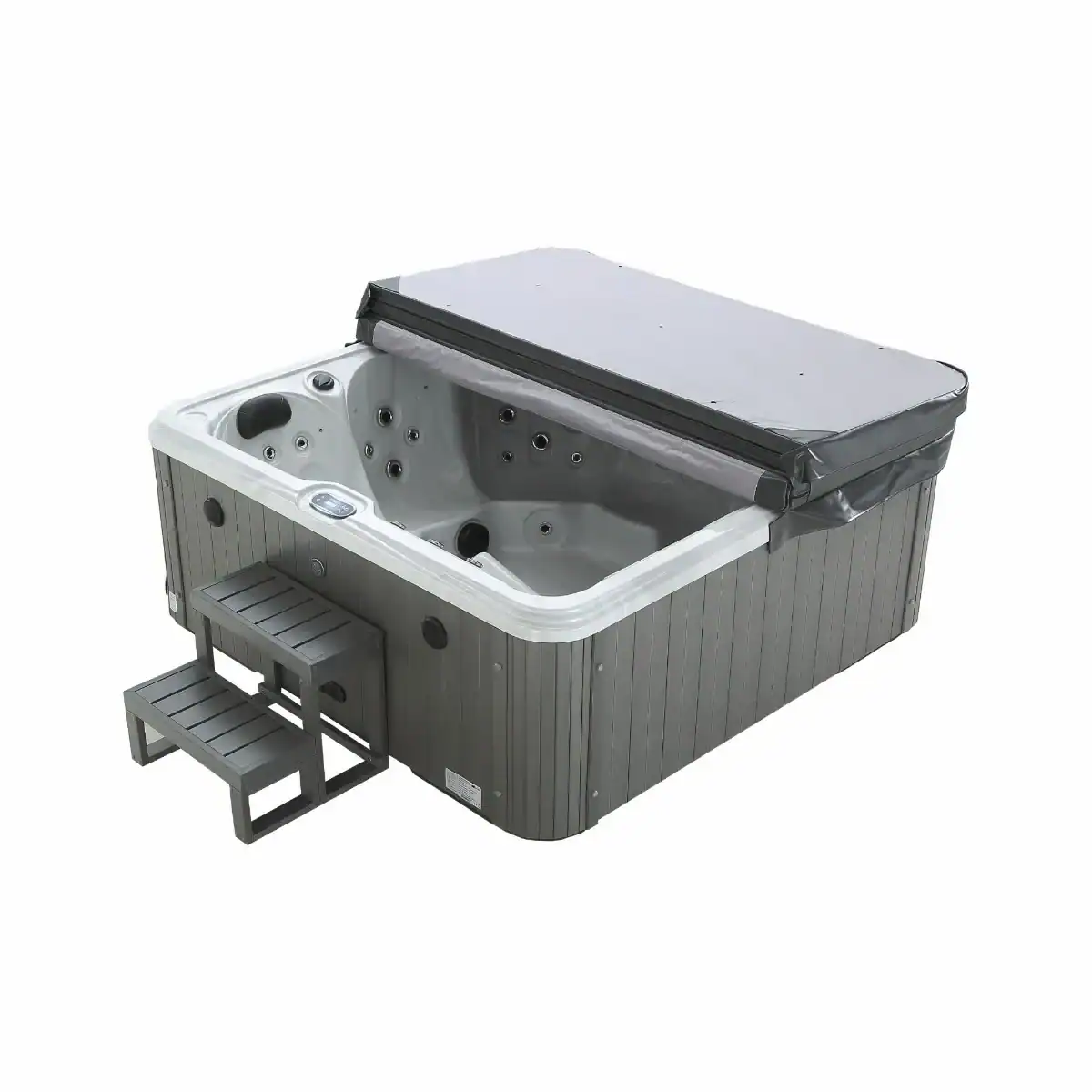 Hot Tub mit Abdeckung und Stufe für Entspannung und Wellness.