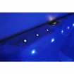 Blaue LED-Beleuchtung in einem Pool für stimmungsvolle Beleuchtung.