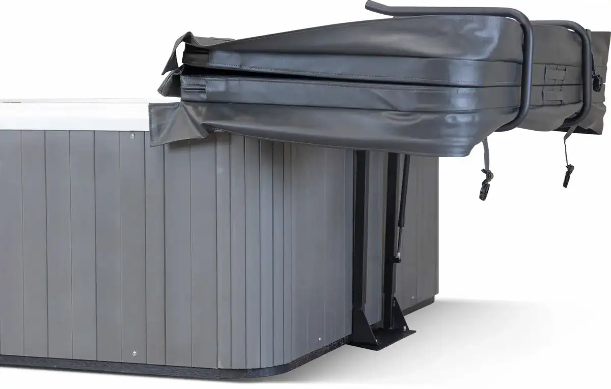Coverlift für Pool, einfach zu bedienen und schützt die Abdeckung.