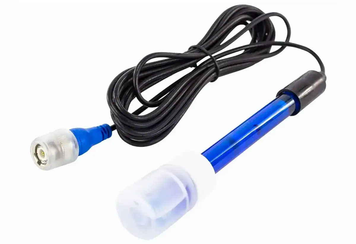 Salzelektrolyse-Set für Pools bis 65m3, inklusive Sensor und Kabel.