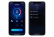 Smartphone mit App zur Steuerung von Pooltemperatur und Filtern.