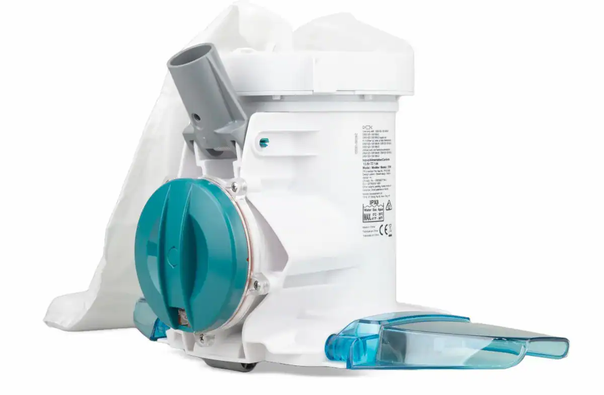 Kokido Telsa Powerblade 90 elektrischer Poolsauger für effiziente Poolreinigung.