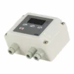 Thermostat für Pool-Wärmetauscher mit digitalem Display und Bedienknöpfen.
