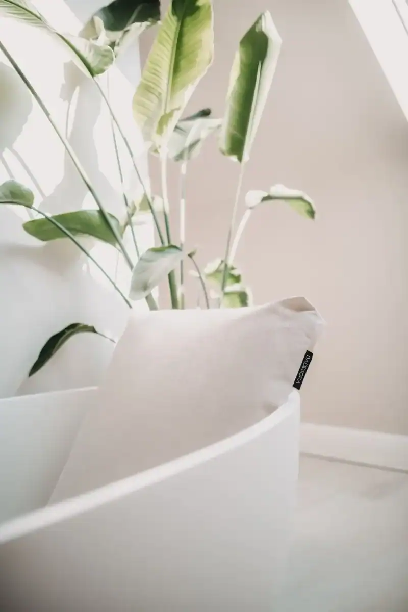 Perlmutt Badkissen für Badesofa, kompaktes XS-Format, luxuriöses Badaccessoire.