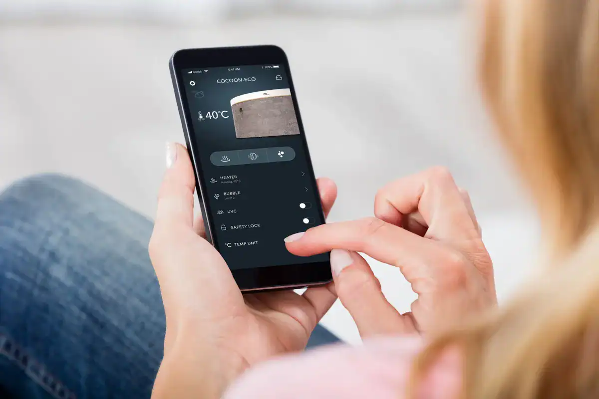 Bedienung der MSpa Verto Cocoon Aufbau-Spa per Smartphone.