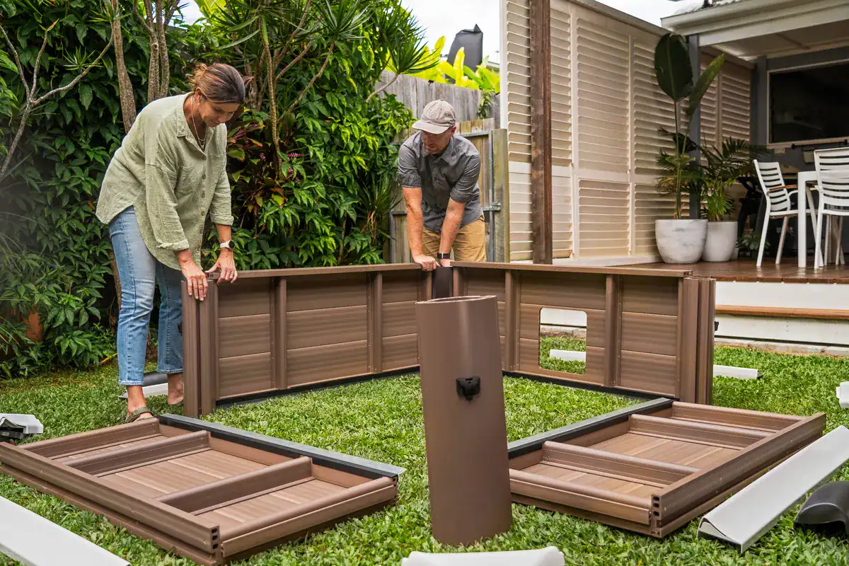 Schwimmspa Oslo Amber Frame für 6 Personen, schnell in Ihrem Garten zu installieren. Perfekt für Entspannung u.