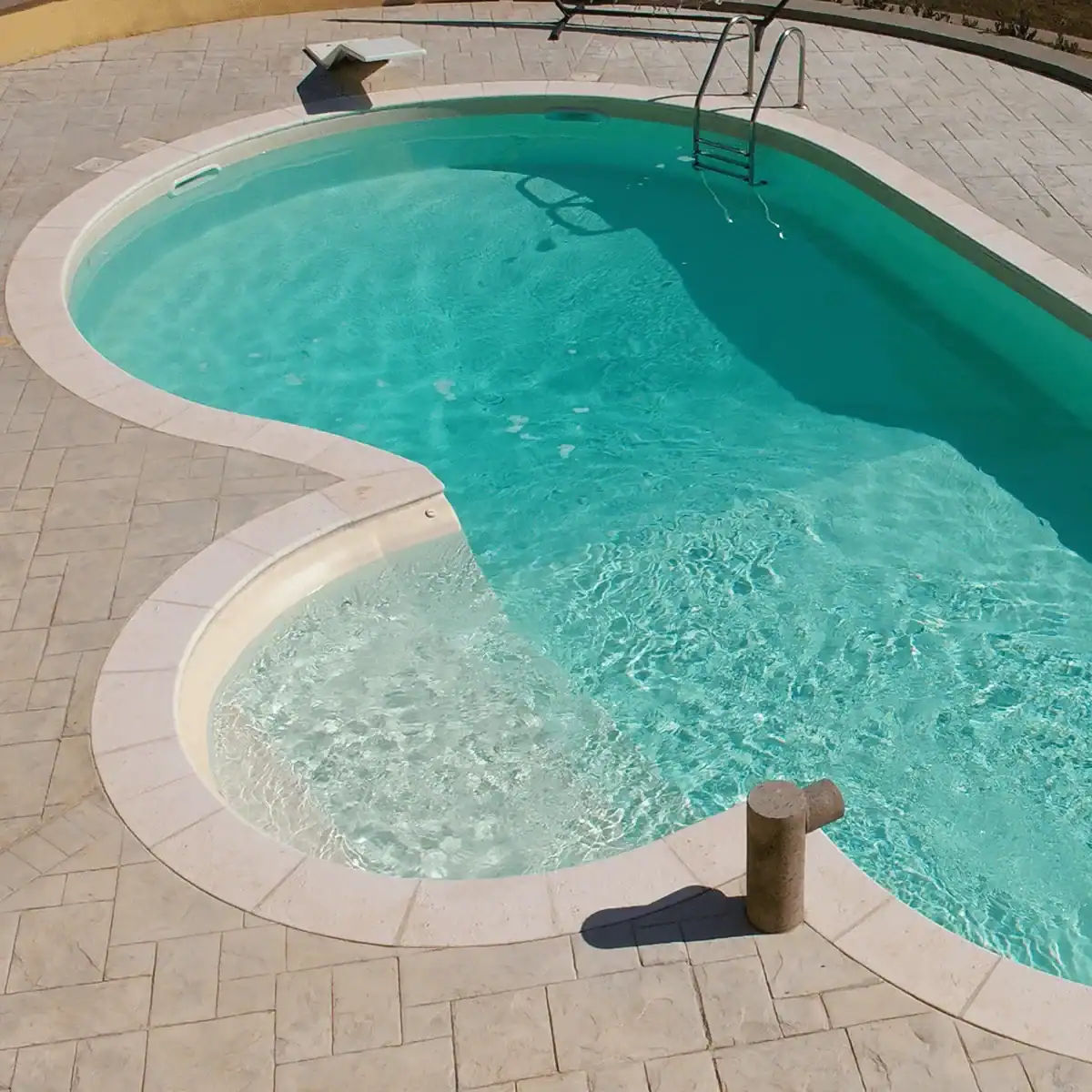 Sand/Beige Poolfolie 1,65x25m für eine dauerhafte Poolverkleidung.