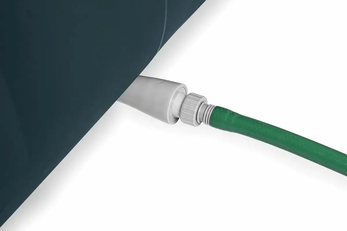 Schlauch und Ventil des Lay-Z Spa Ibiza EnergySense AirJet aufblasbaren Spa.