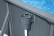 Poolfilter und Wasserablauf für sauberes Wasser und Poolpflege.