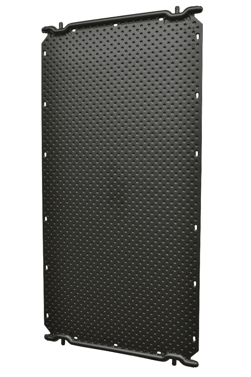 Sonnenkollektor für die Poolheizung, schwarz, mit Perforationen.