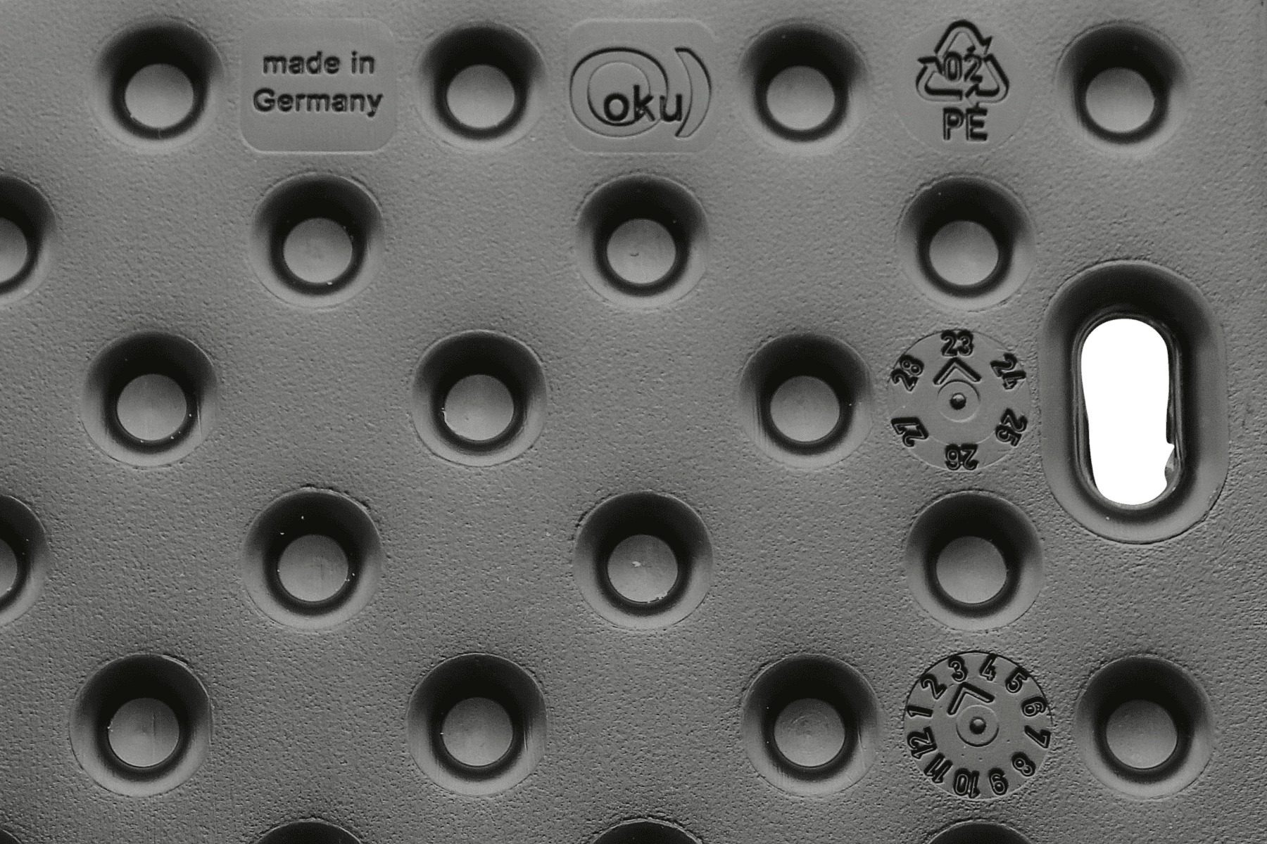 Detail des Oku Max Absorber Sonnenkollektors für die Poolheizung.