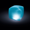 Blauer Eiswürfel für den Pool, erfrischend und kühl.