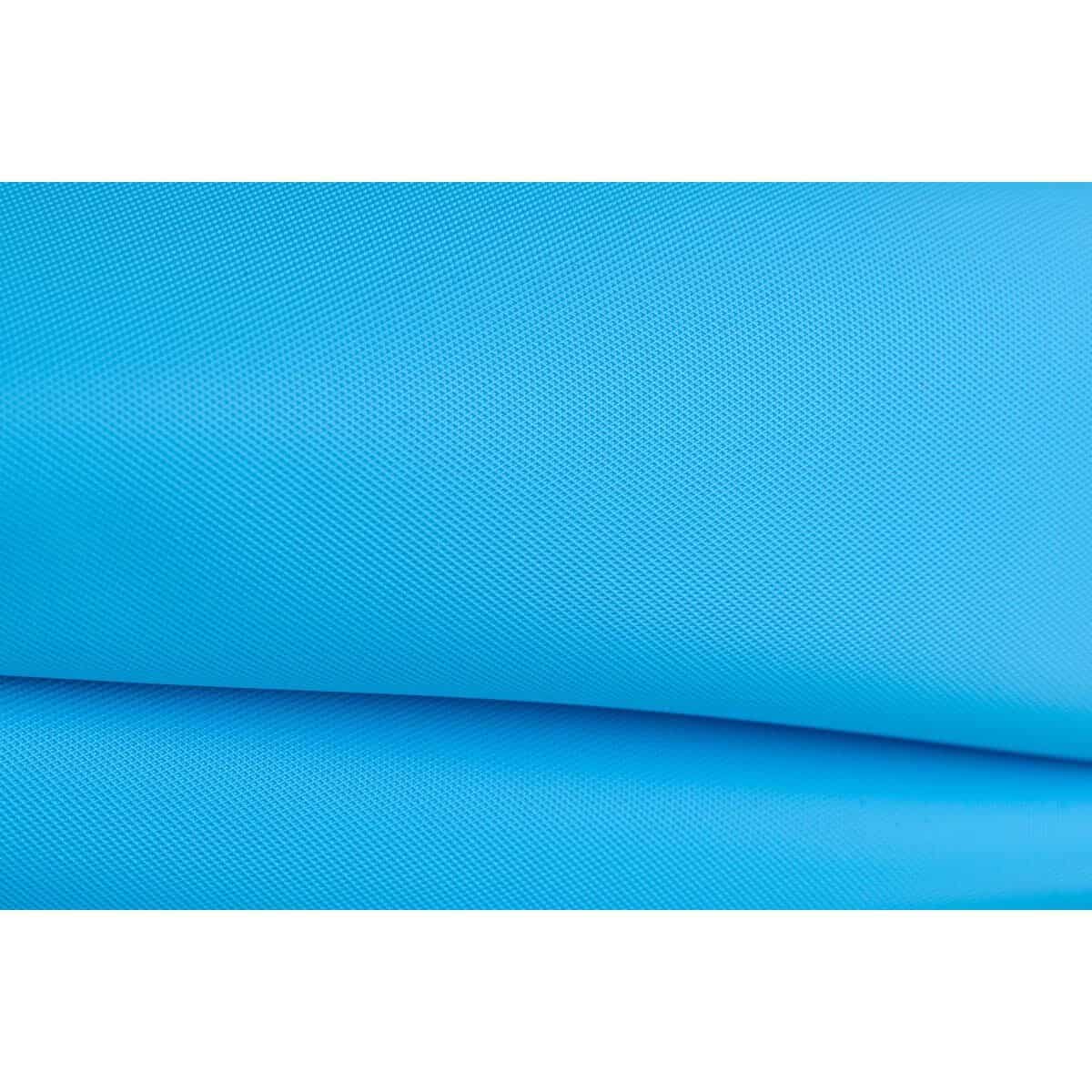 Blaue Schwimmmatte für den Pool, geeignet für Erholung und Entspannung.