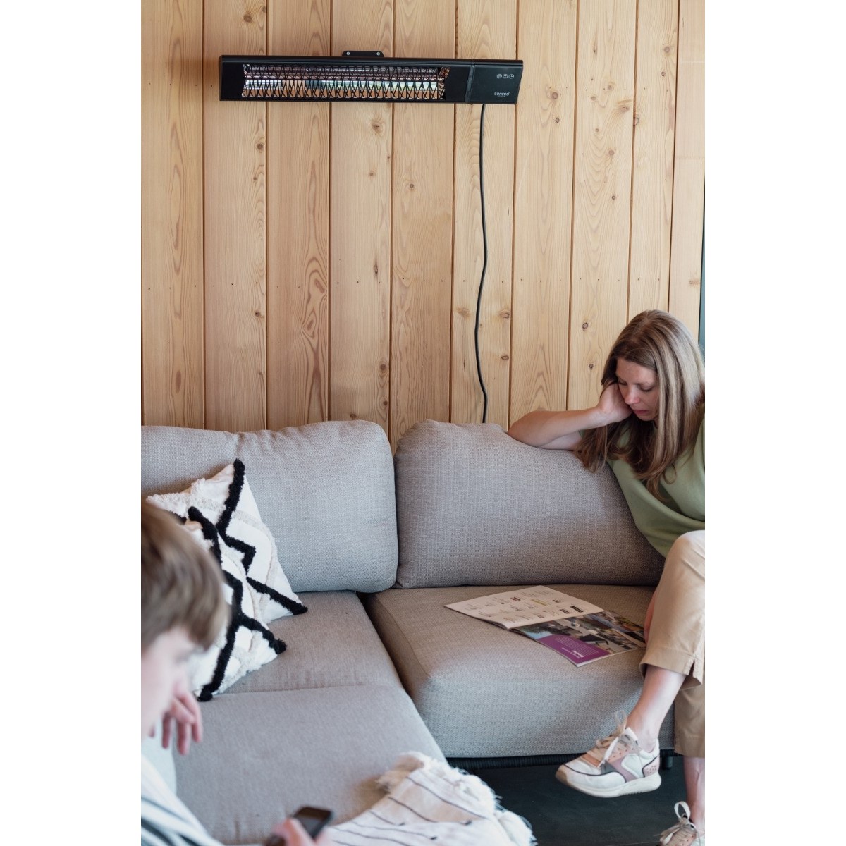 Sunred Heater Triangle Dark Smart Wall 2500 Terrassenheizer